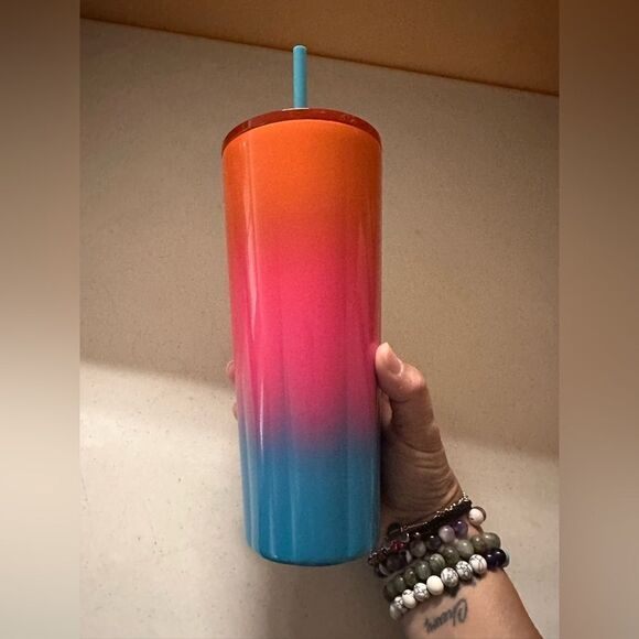 Starbucks Cold Cup Tumbler Gradient Sunset Tilt 24oz Summer 2023 Ombre Brand
New - Picture 4 of 5